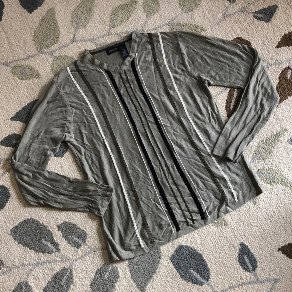 Claiborne Light Sweater